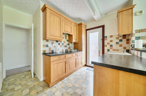Kitchen diner angle 2- click for photo gallery